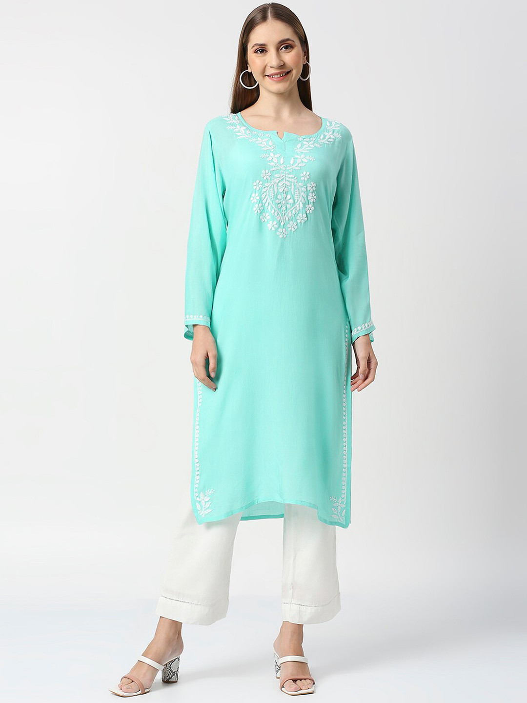 Indiankala4u Women Floral Embroidered Cotton Straight Chikankari Kurta