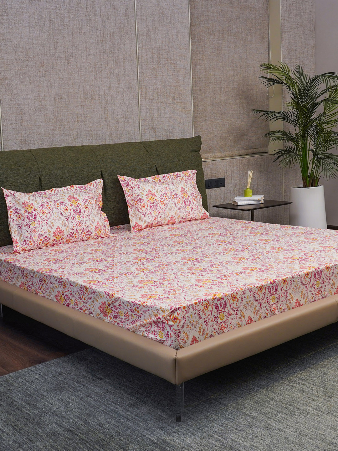 URBAN SPACE Regal Peach Floral Cotton 200 TC Queen Fine Bedsheet with 2 Pillow Covers-59 x 87 inches