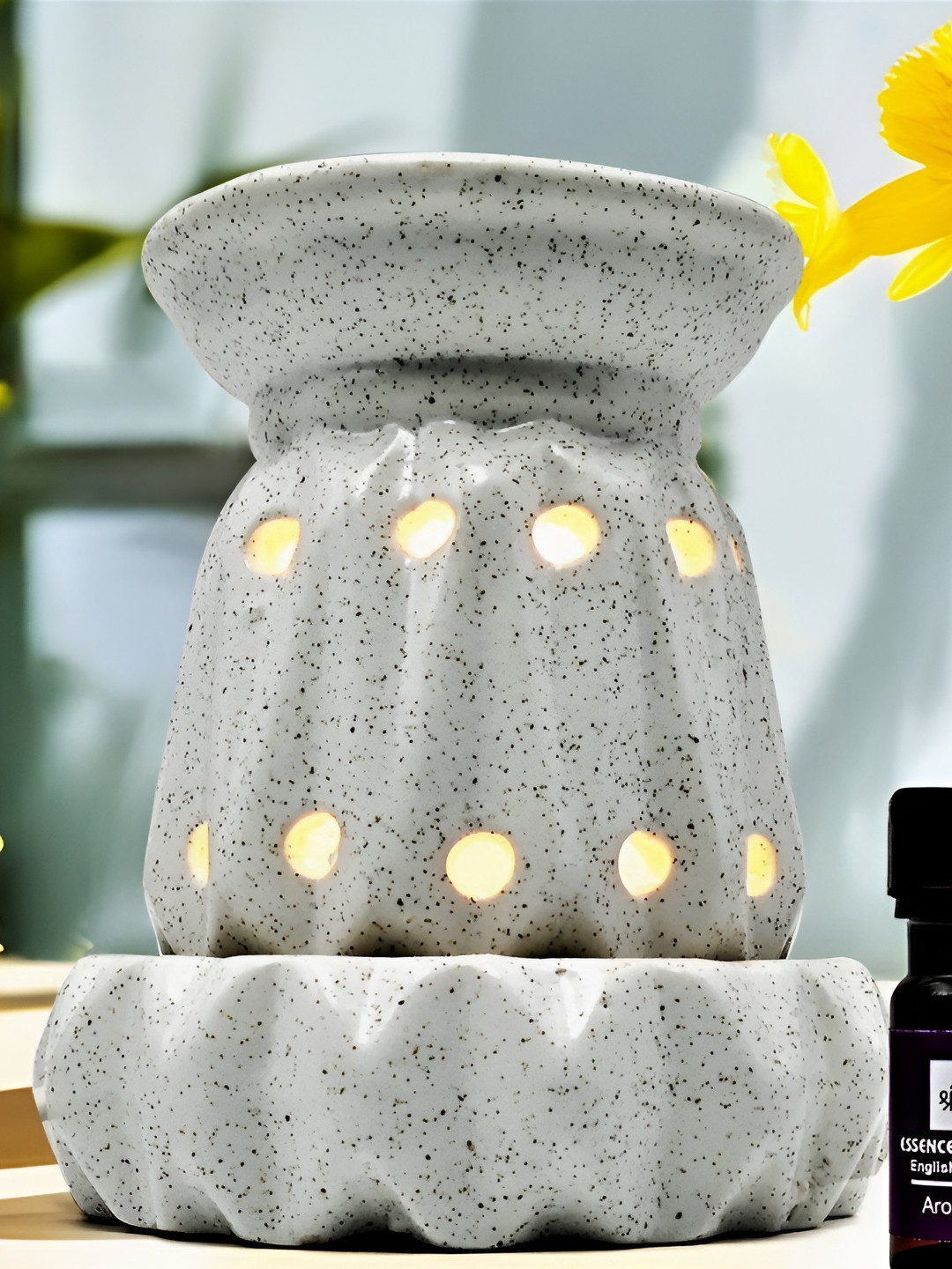 Shree Murti White Ceramic Aroma Oil Diffuser 10 ml