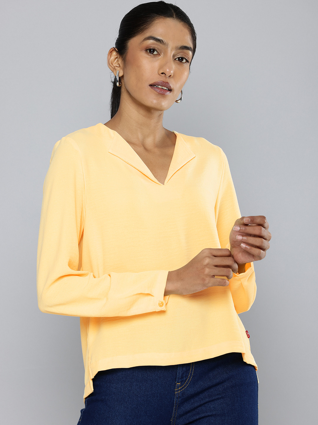 Levis V-Neck Solid Long Sleeves Top