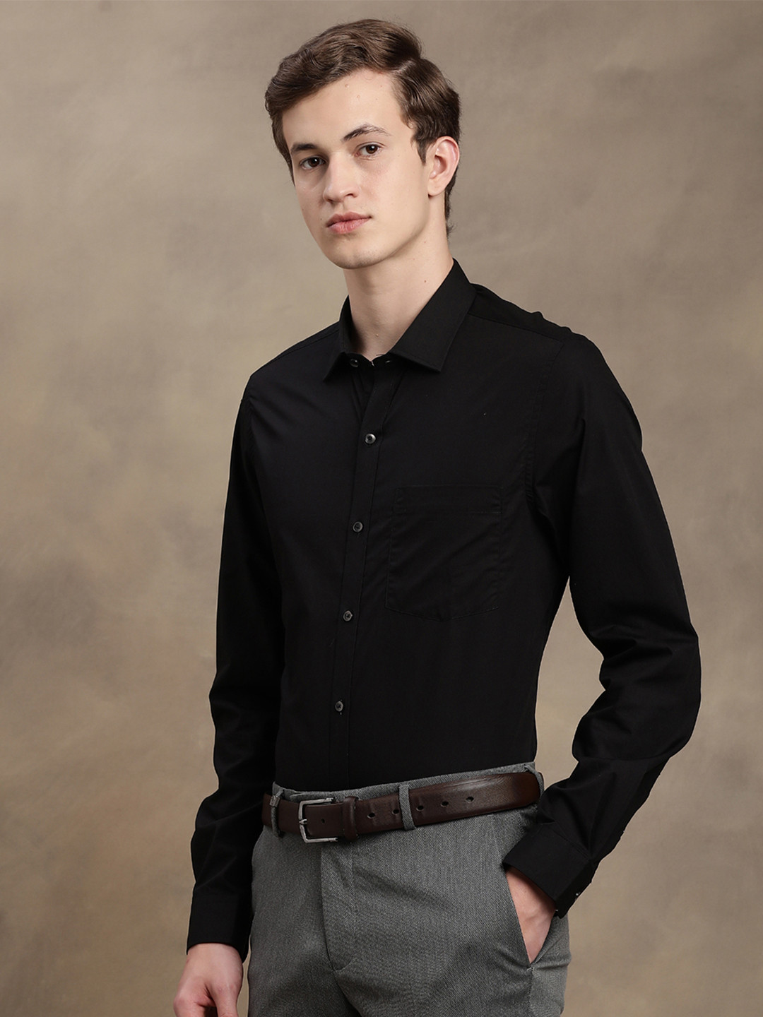 Turtle Men Black Slim Fit Tailored Formal Shirt
