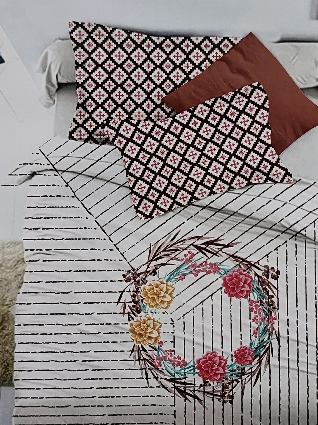 Signature White & Red 4 Pieces Floral Printed Cotton Double Queen Bedding Set