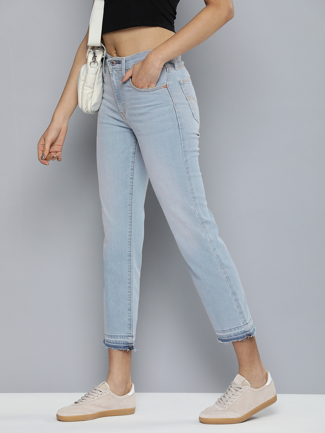 Levis Women's 724 Blue Slim Straight Fit High Rise Jeans