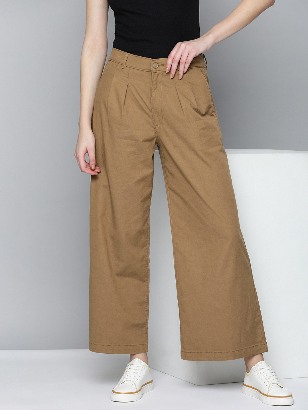 Levis Women Wide Leg High-Rise Trousers