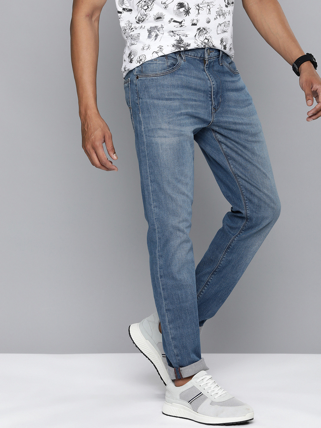 Levis Redloop Men 512 Slim Taper Low Rise Slim Tapered Fit Light Fade Stretchable Jeans