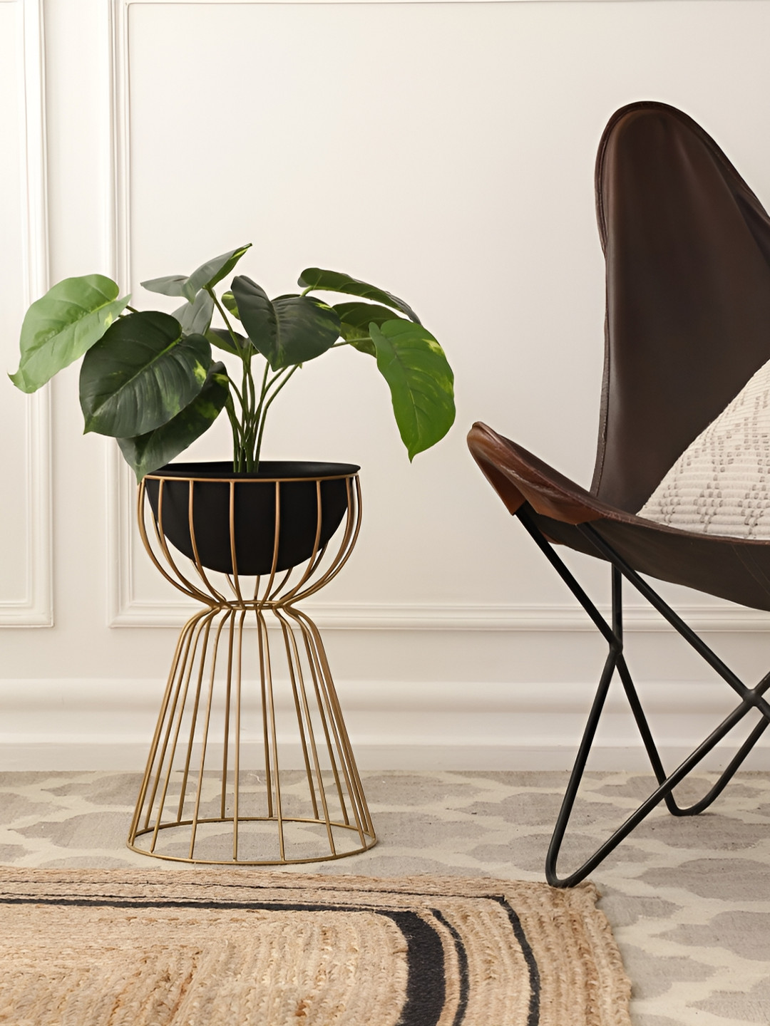 Decor de Maison Brown & Black Twin Bloom Floor Planter