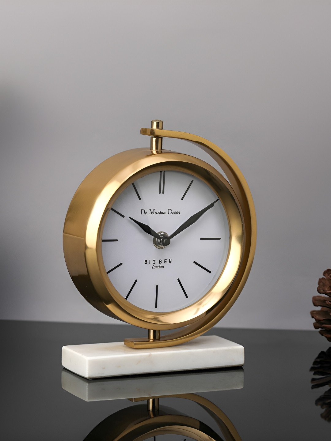 Decor de Maison Gold-Toned Round Metal Alarm Clock