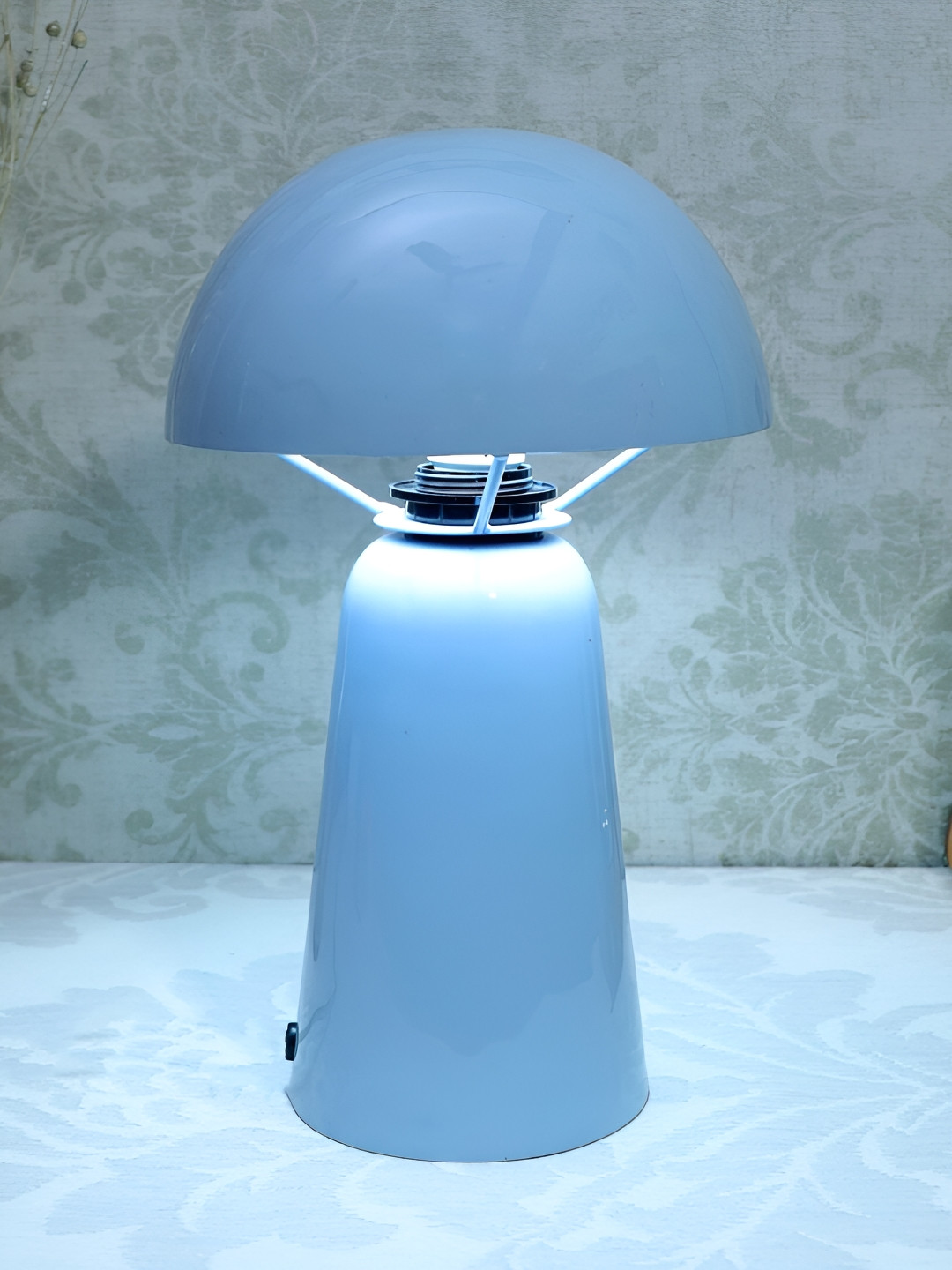 Decor de Maison Blue Semi-spherical Metal Table Lamp