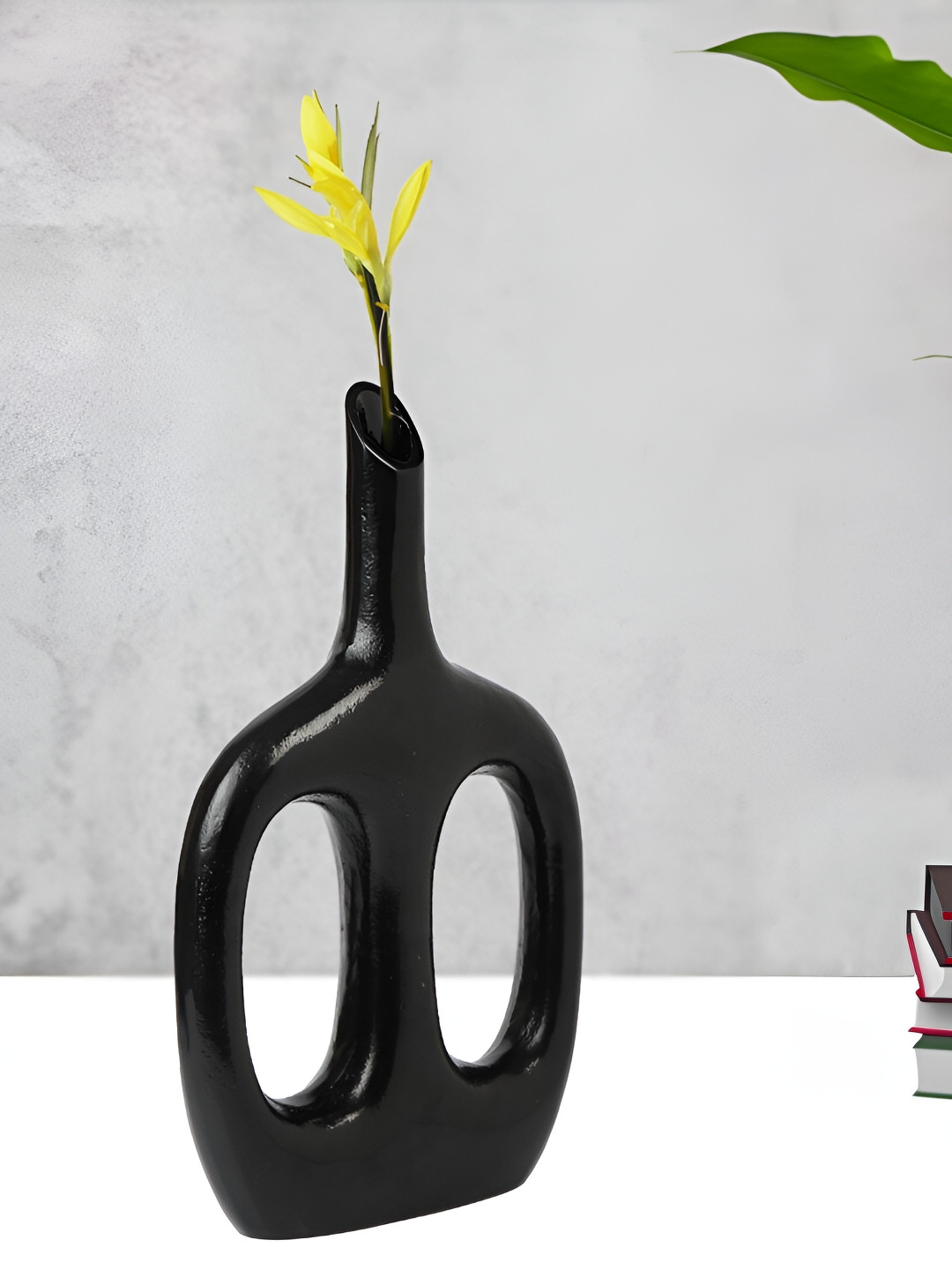 Decor de Maison Otilia Black Glossy Vase