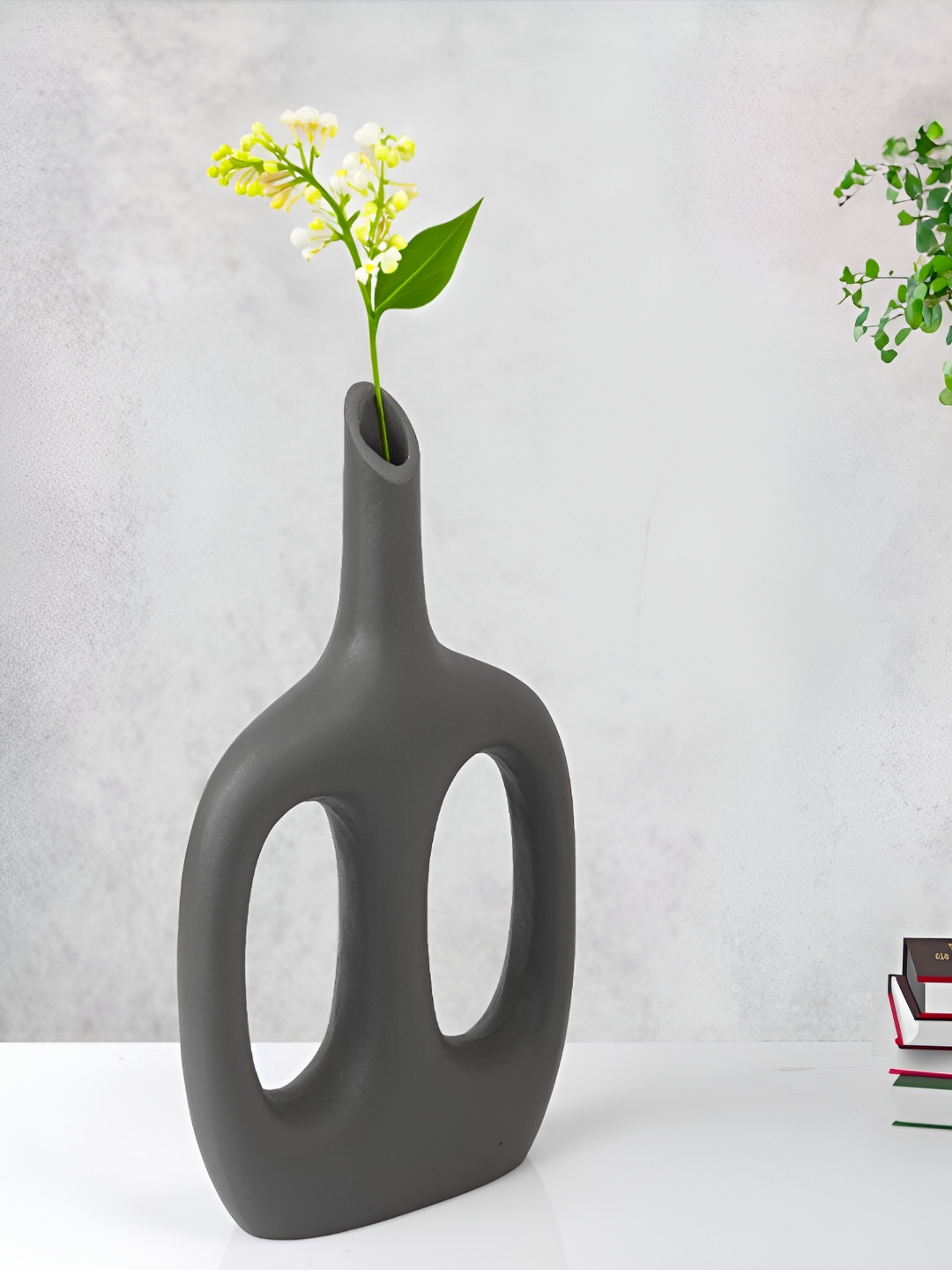 Decor de Maison Otilia Grey Textured Metal Vases