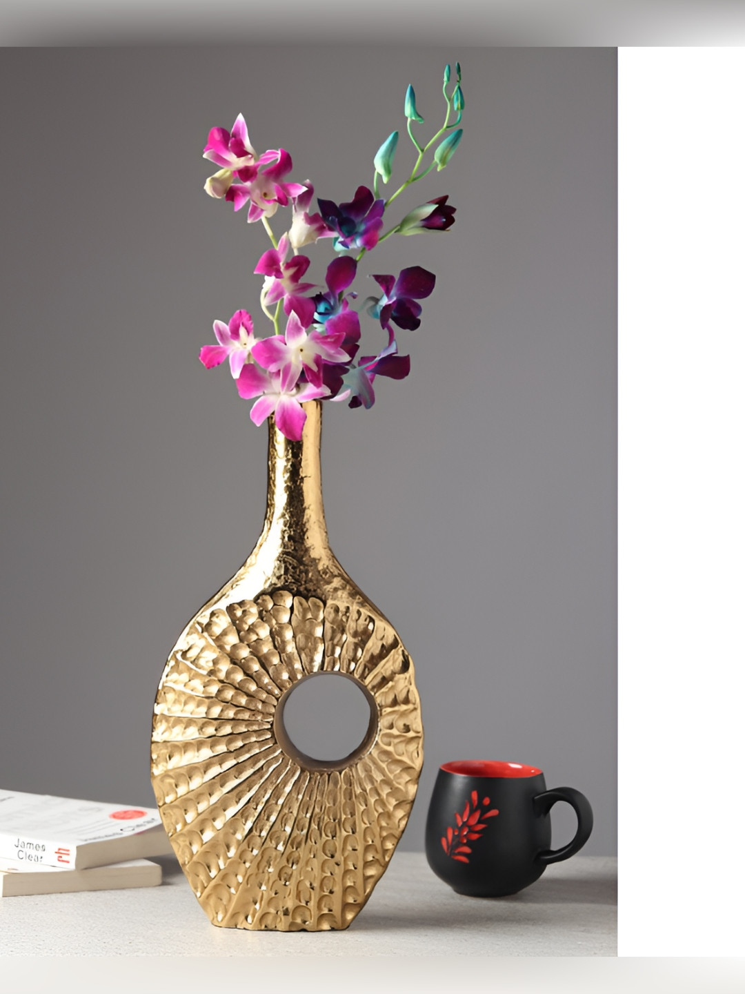 Decor de Maison GoldToned Metal Seashell Serenity Vase