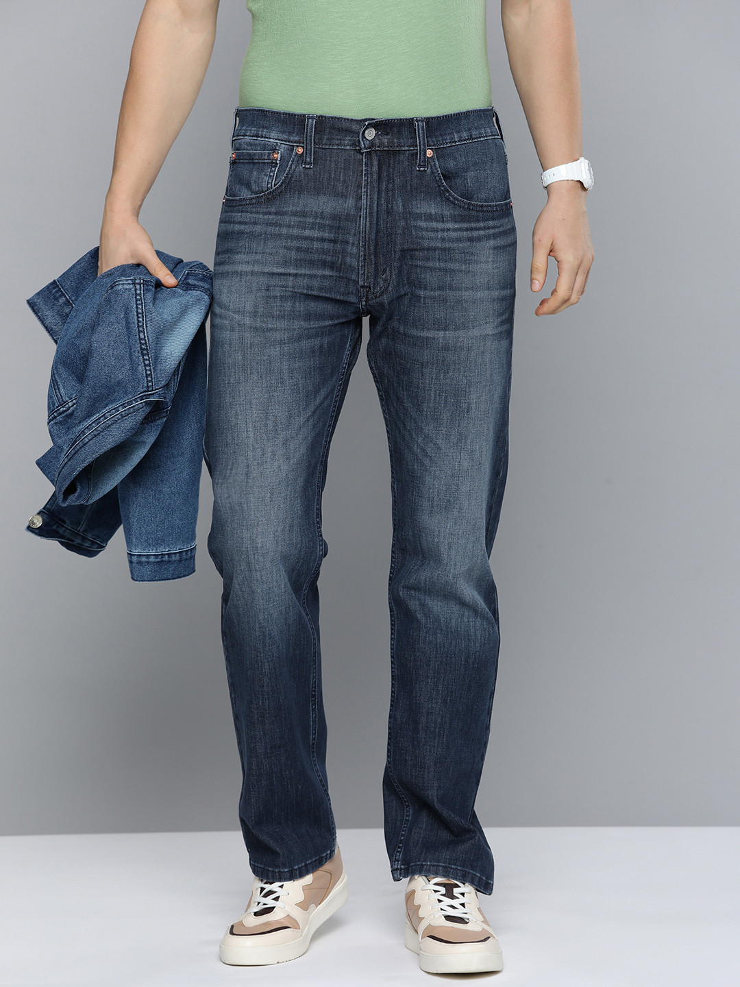 Levis Men Mid Rise Loose 551 Z Straight Fit Light Fade Stretchable Jeans