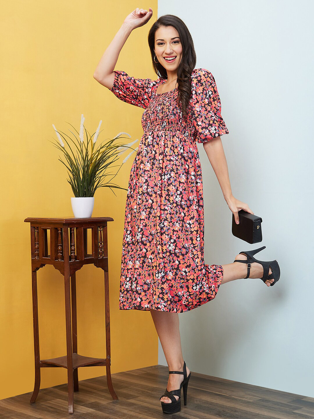 Globus Peach Floral Printed Puff Sleeves Gathered Smocked Fit & Flare Midi Dress