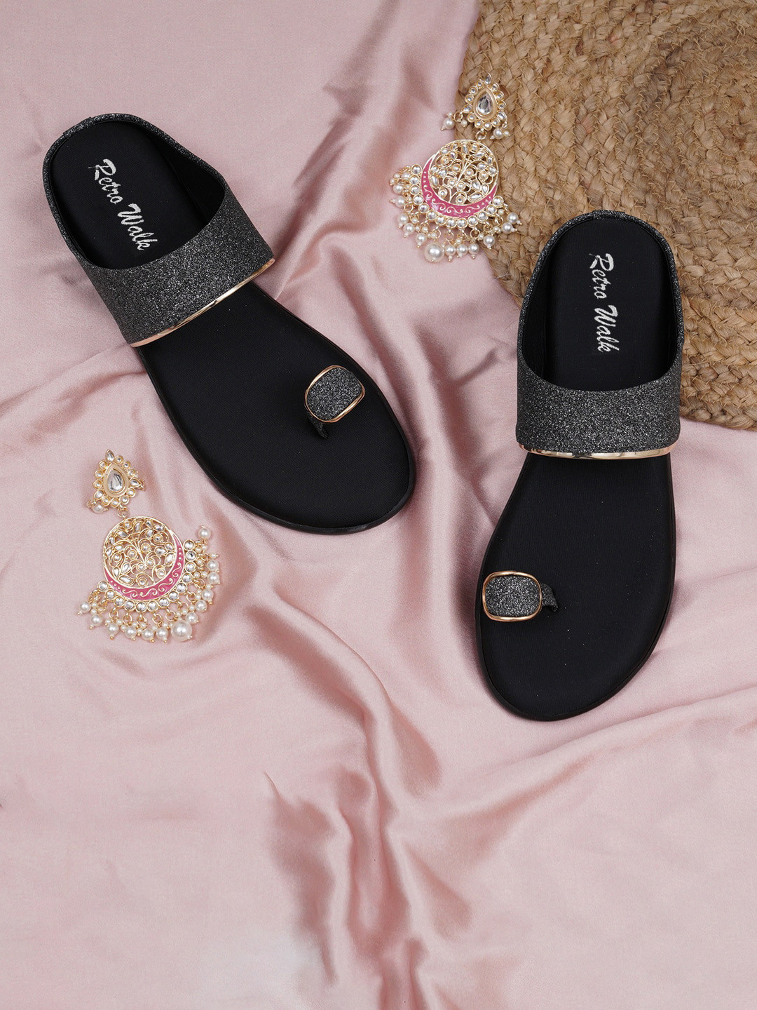 Retro Walk Textured One Toe Flats