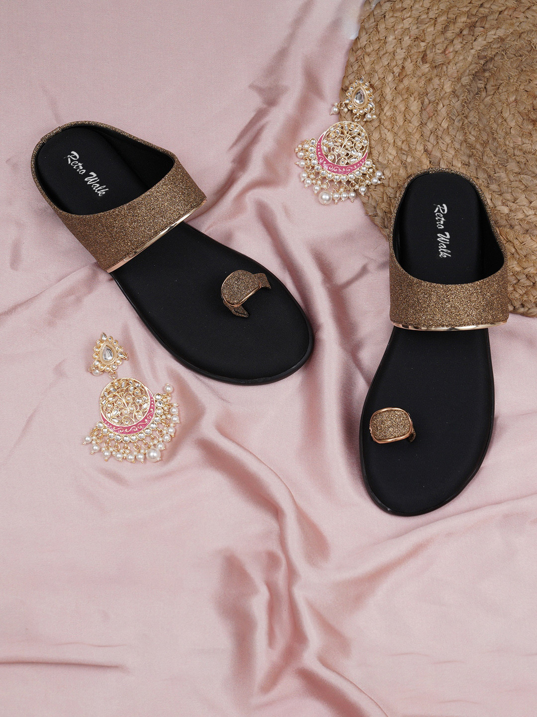 Retro Walk Textured One Toe Flats