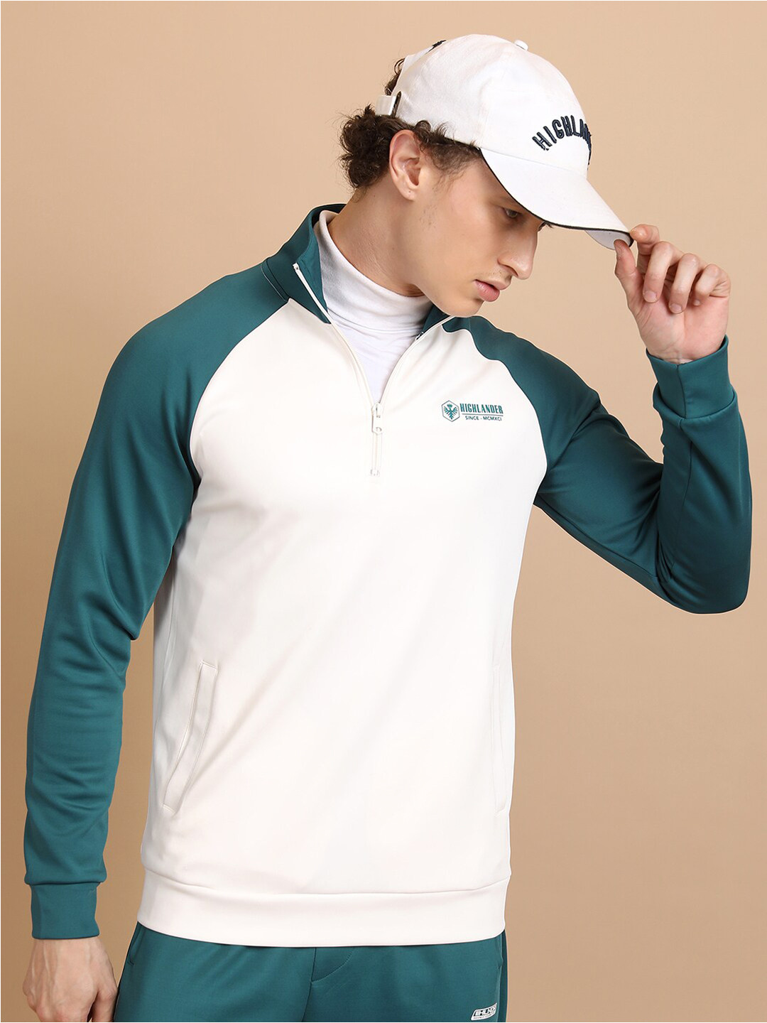 HIGHLANDER White High Neck Long Sleeves Pullover Sweatshirt