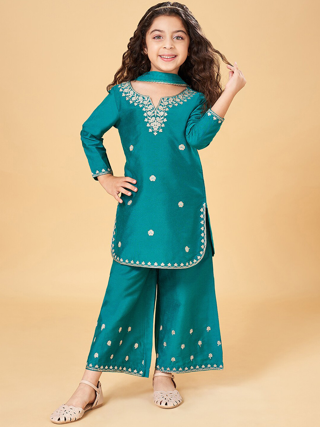AKKRITI BY PANTALOONS Girls Ethnic Motif Embroidered Straight Kurta & Palazzo With Dupatta