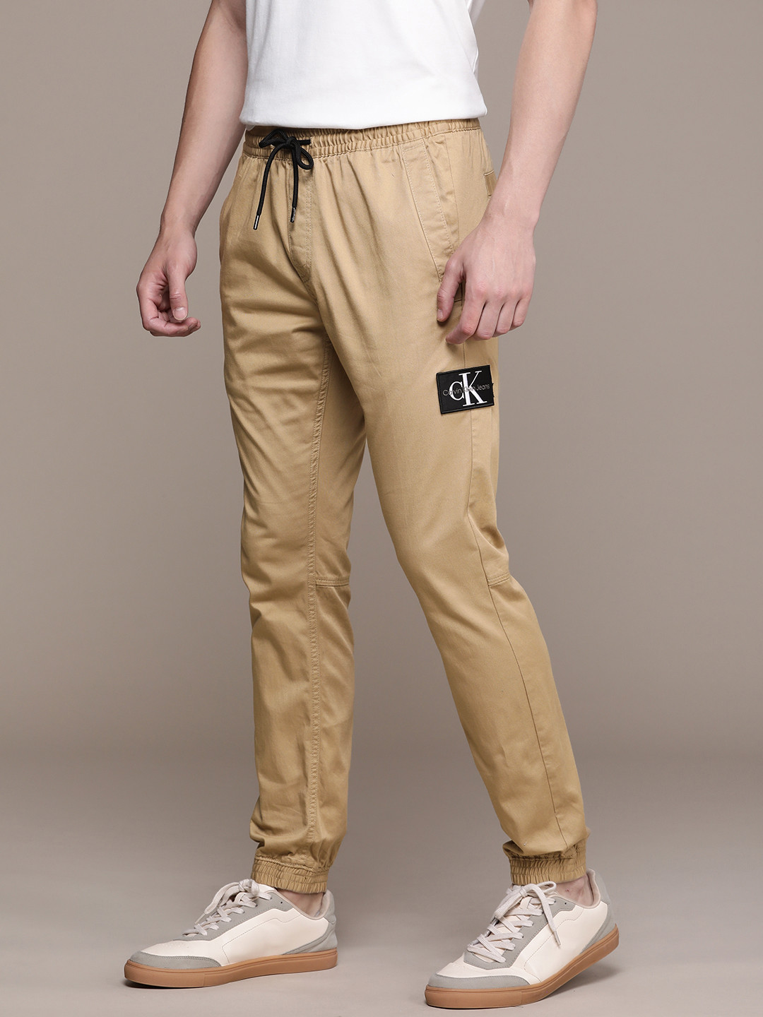 Calvin Klein Jeans Men Skinny Fit Easy Wash Joggers Trousers