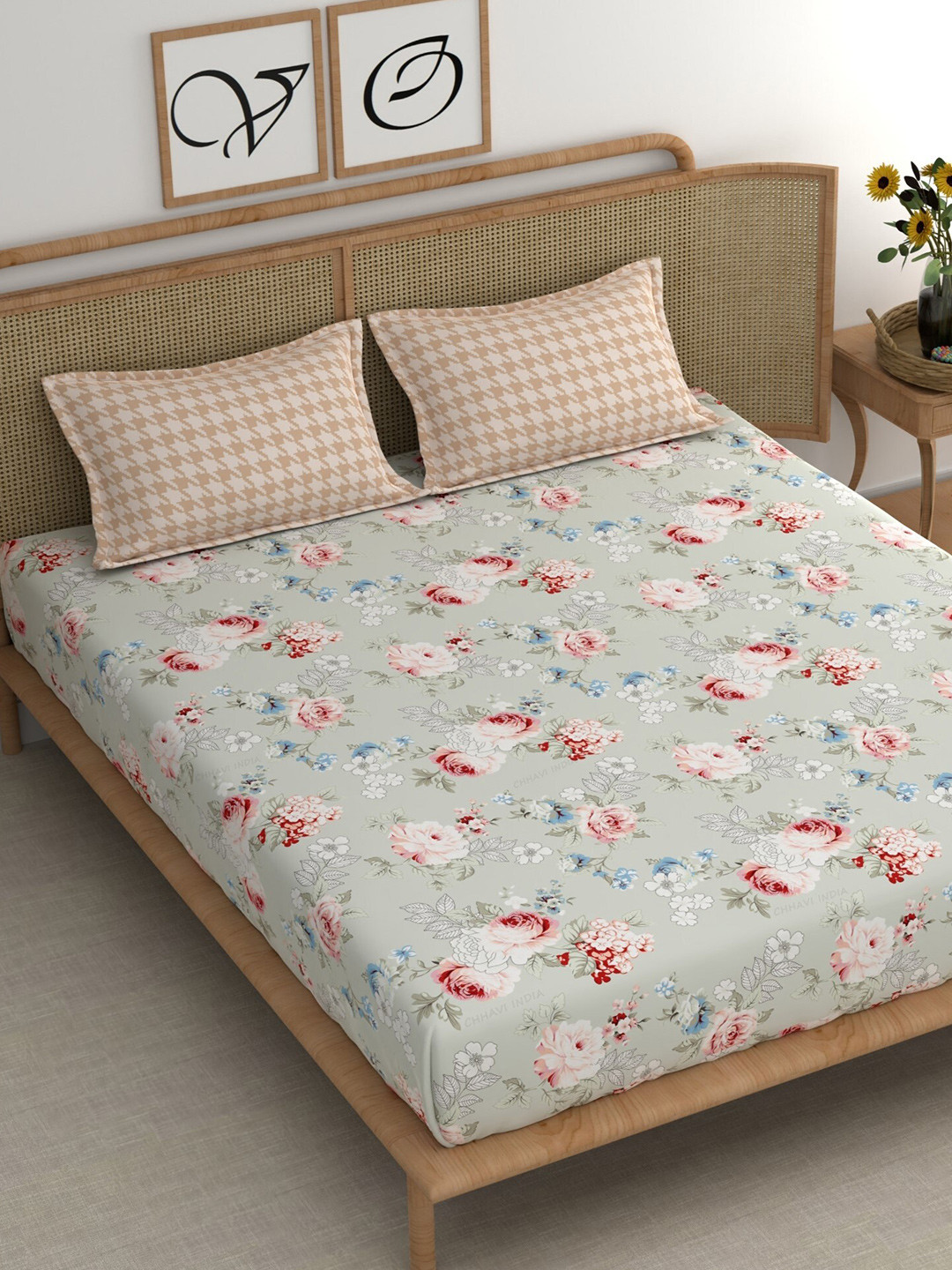 CHHAVI INDIA Grey Floral Microfiber Skin-Friendly 210 TC King Fine Bedsheet with 2 Pillow Covers-108 x 98 inches