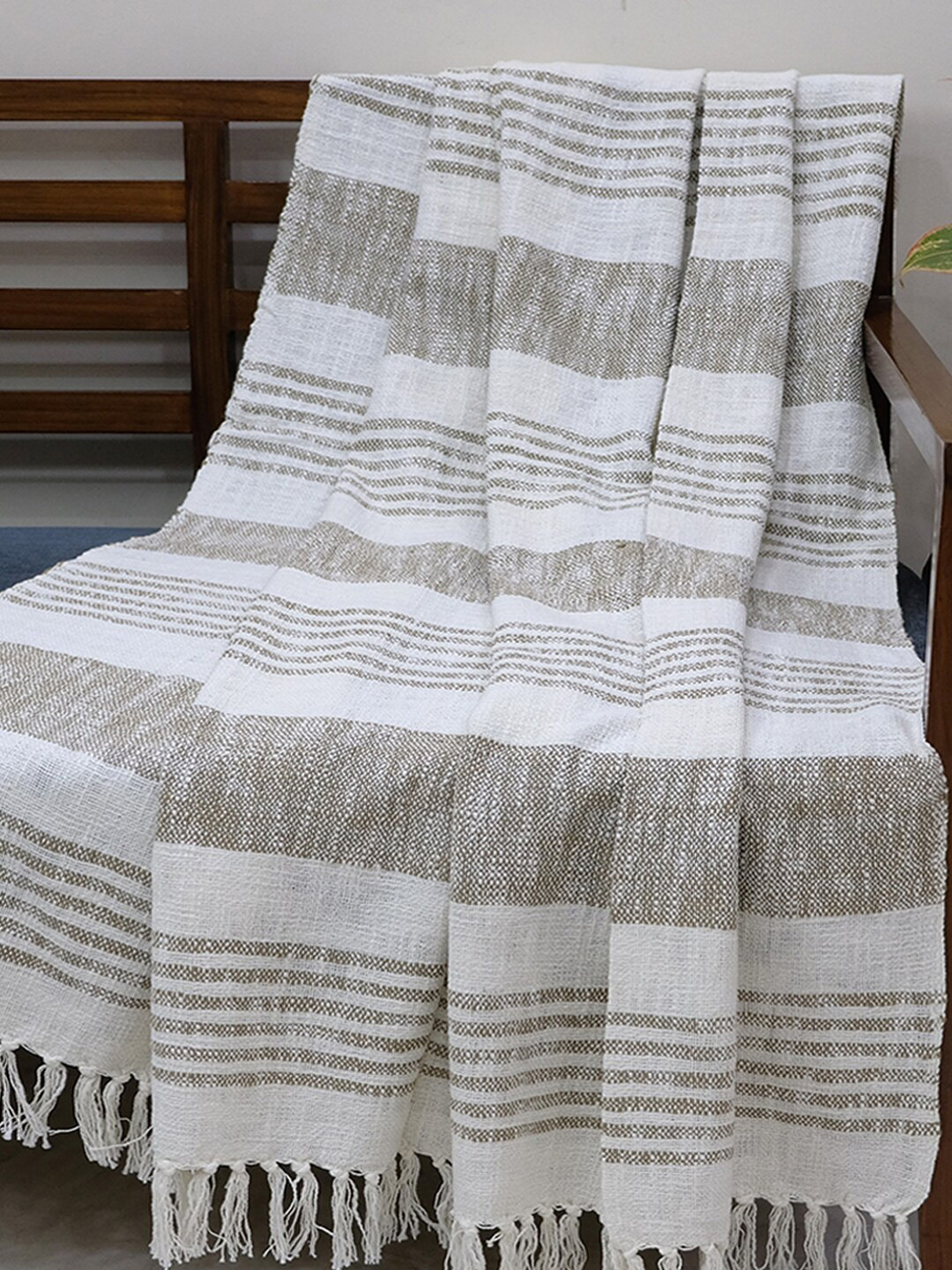 DESIGN GAATHA White & Brown Striped Cotton Throws