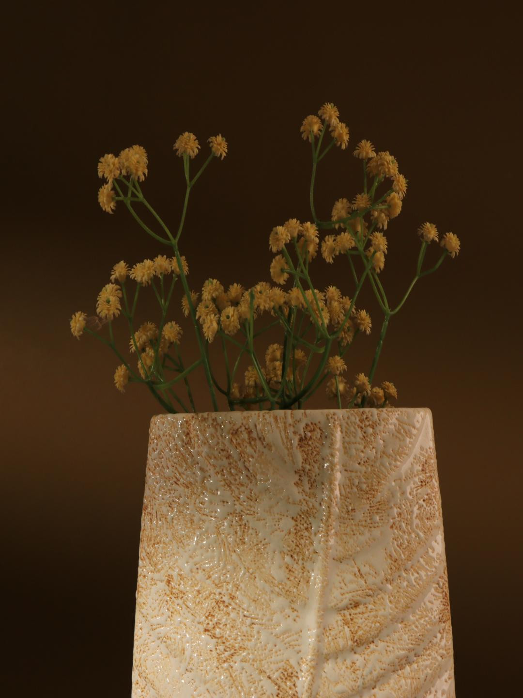 The Decor Mart White & Beige Swatched Leaf Imprint Vase