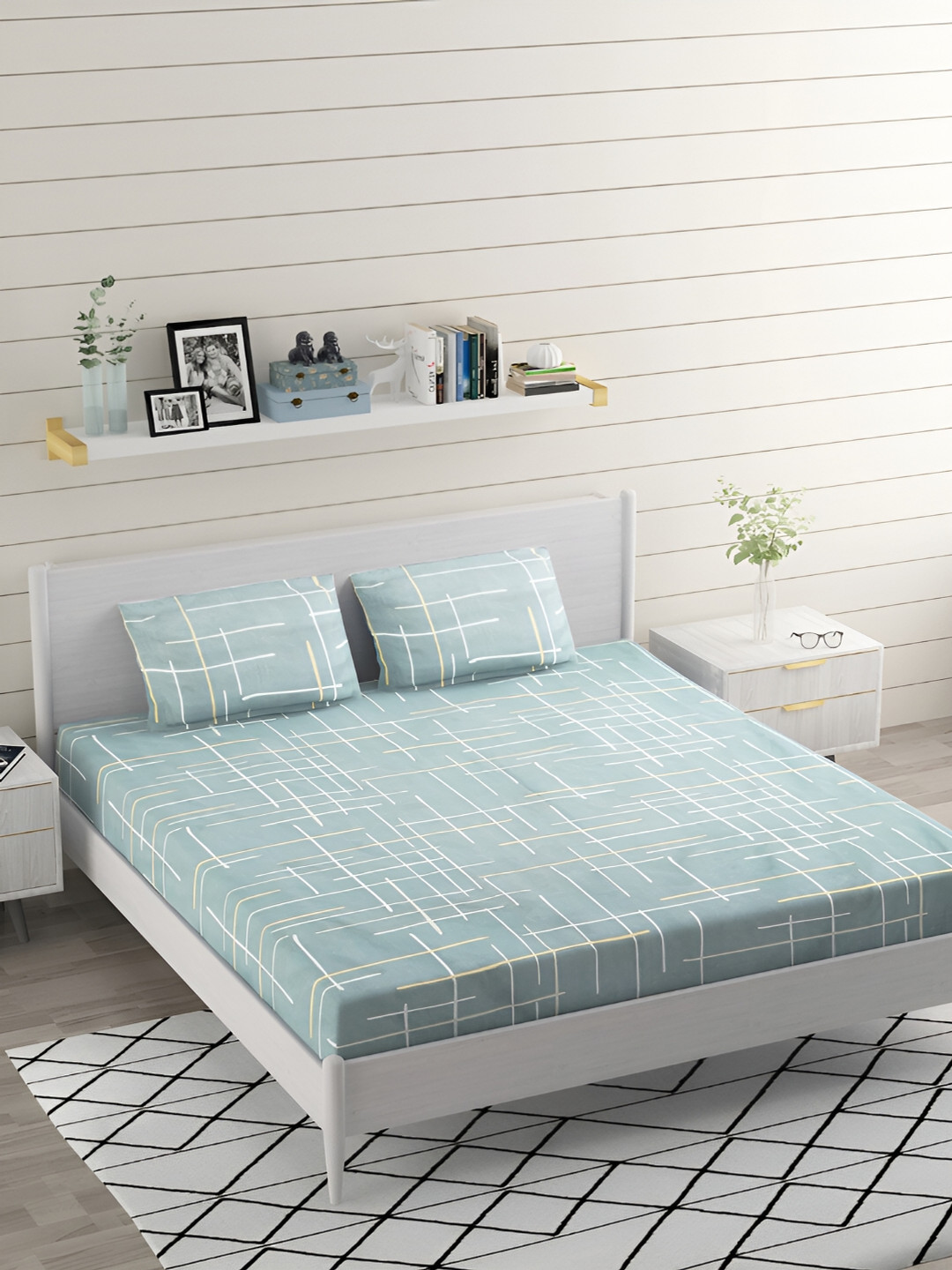 Bromwick Grey & White Geometric Cotton 210 TC Queen Bedsheet With 2 Pillow Covers
