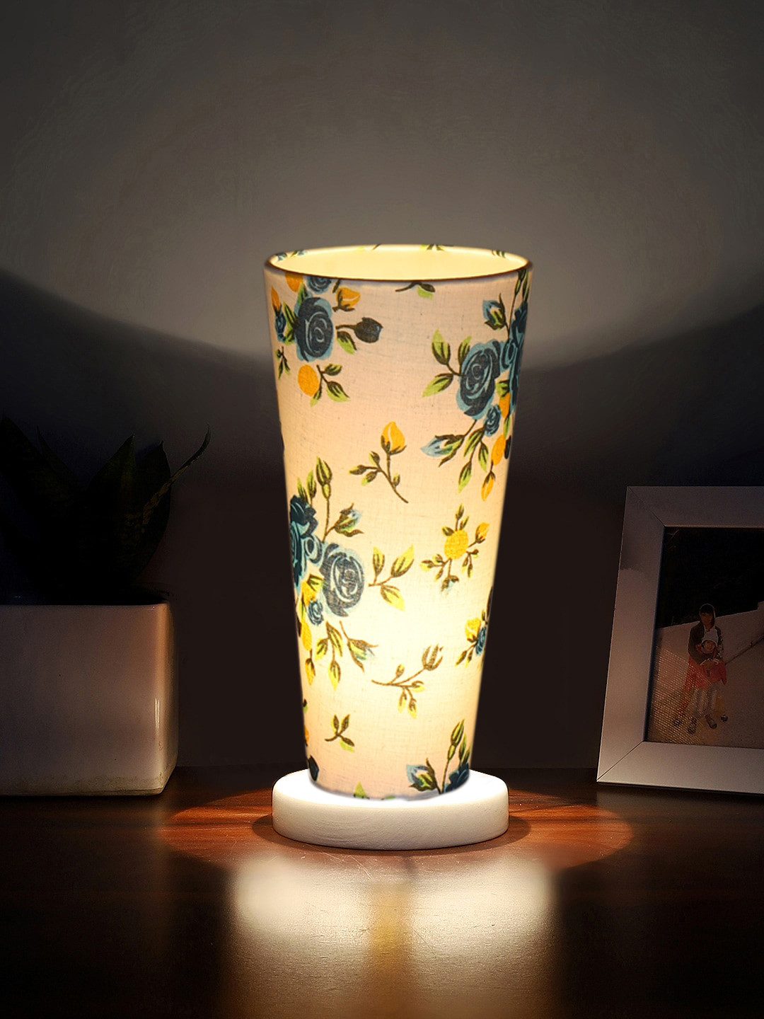 Devansh White & Blue Cotton Cylinder Table Lamps With White Round Wood Base