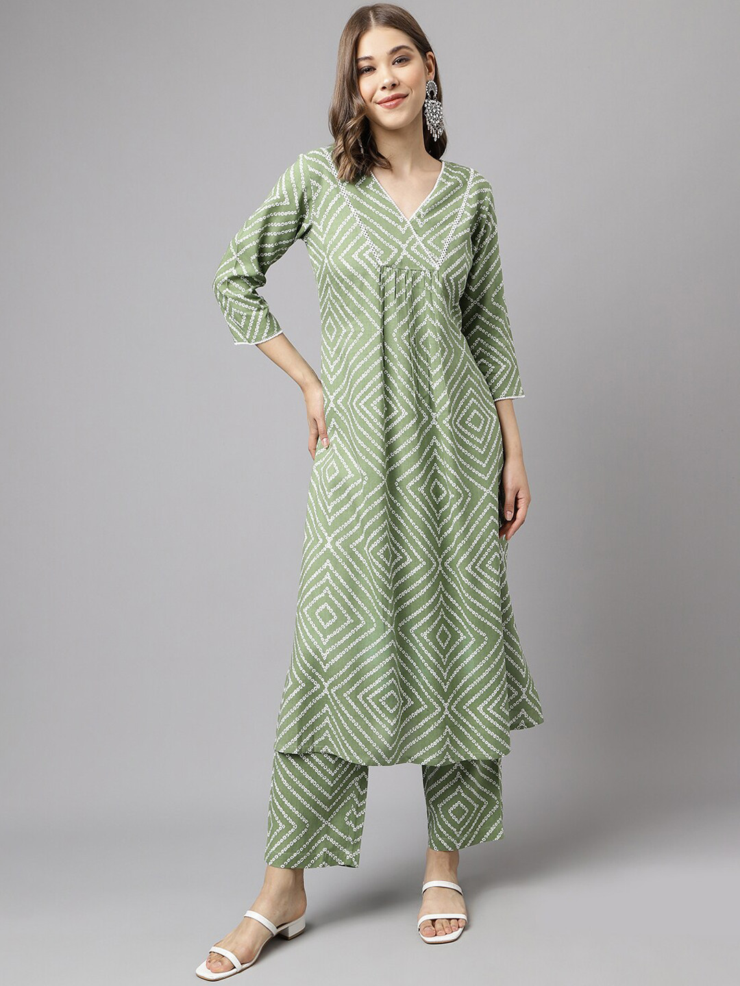 FIORRA Bandhani Printed V-Neck Straight Kurta with Trousers
