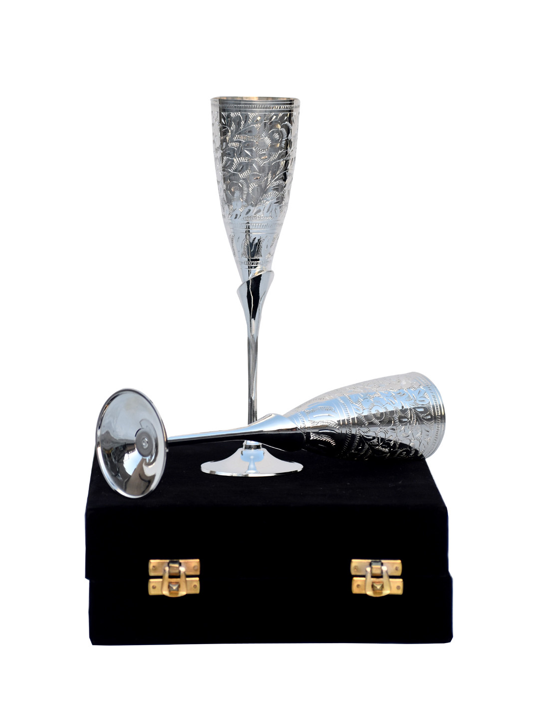 DSH Crafting Your Curiosity Silver Toned 2 Pieces Textured Brass Wine Glasses 200ml