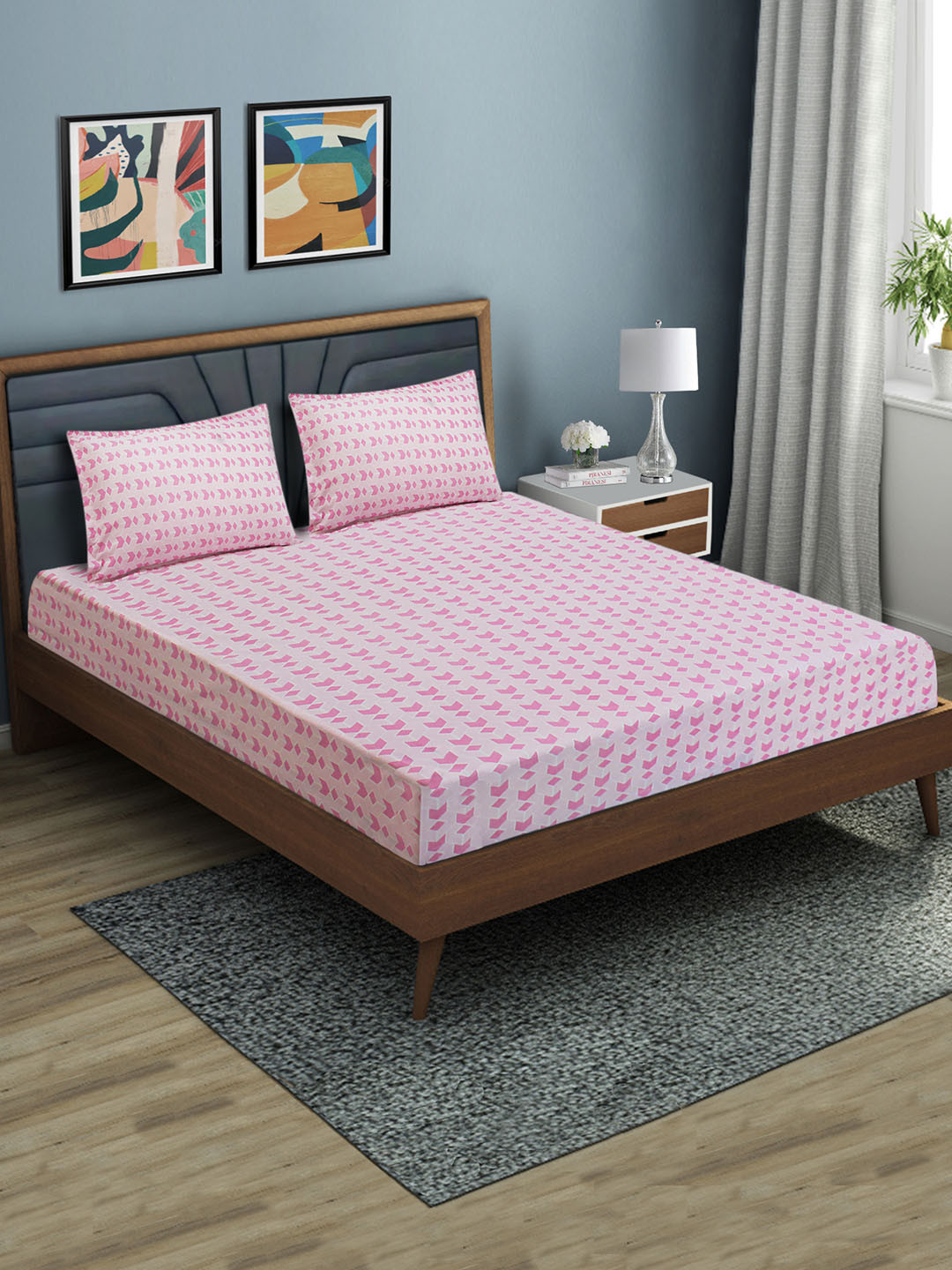 Aura White Geometric Microfiber 144 TC Fitted Queen Bedsheet with 2 Pillow Covers-78 x 70 inches