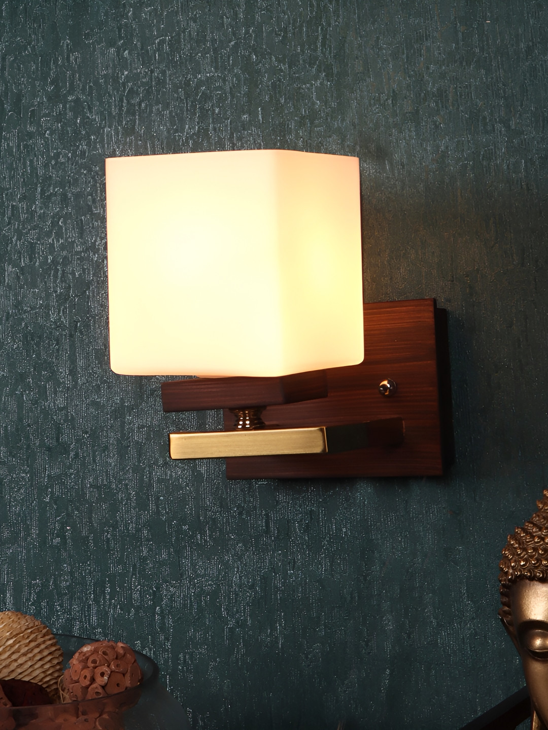 ELIANTE White & Gold Toned Square Shaped Wooden Wall Lamp