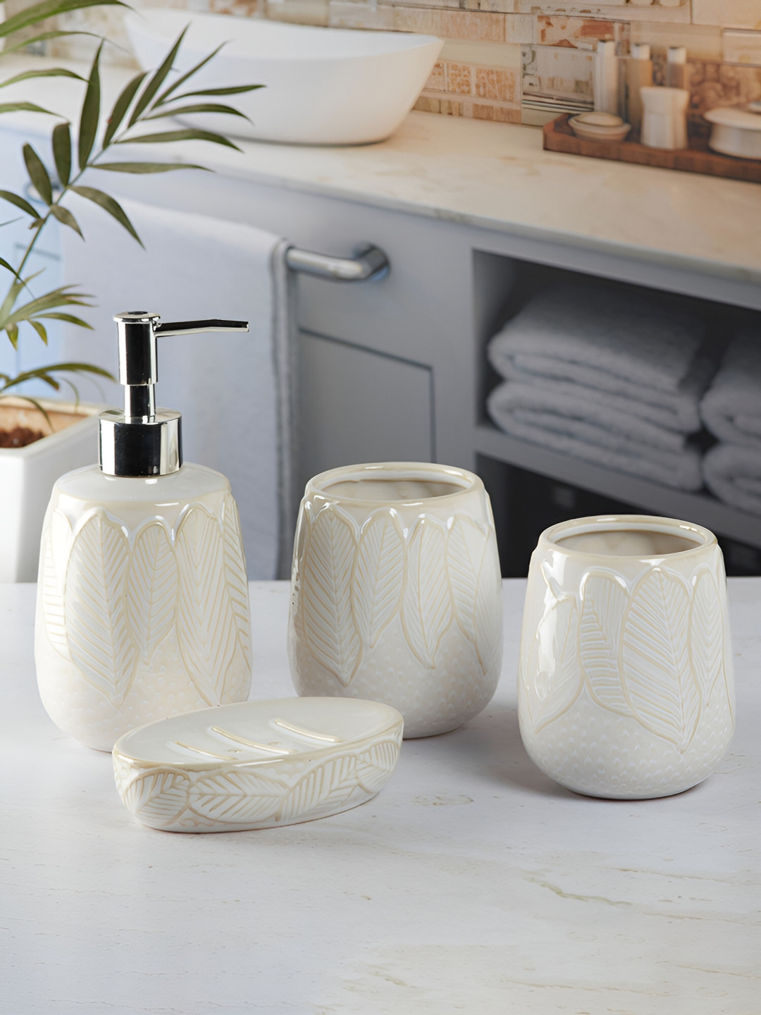 Kookee Off White 4 Pieces Abstract Ceramic Bath Accessories Set