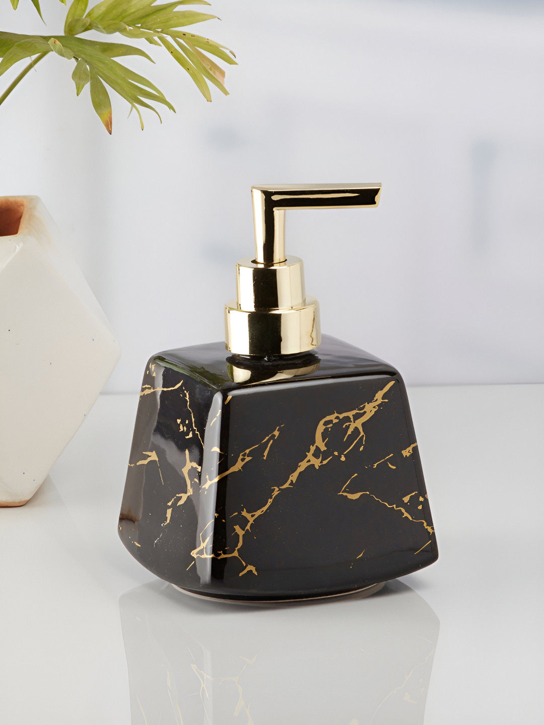 Kookee Black Abstract Ceramic Soap Dispenser