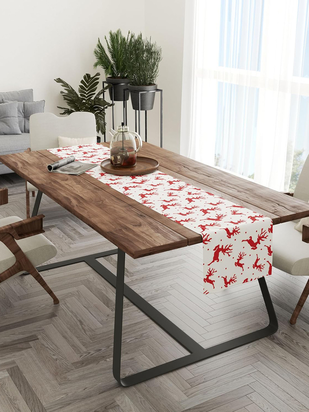 AAZEEM White & Red Christmas Theme Printed Table Runner