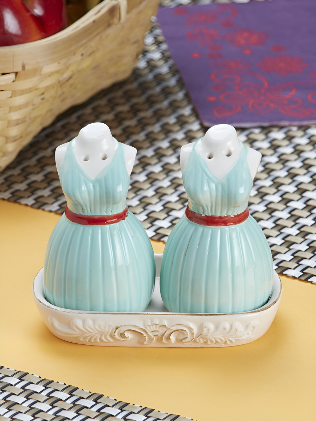 Kookee Turquoise Blue & White Textured Salt & Pepper Shakers With Tray Set