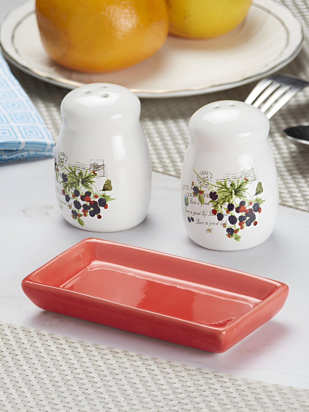 Kookee White Ceramic Salt & Pepper Container with tray