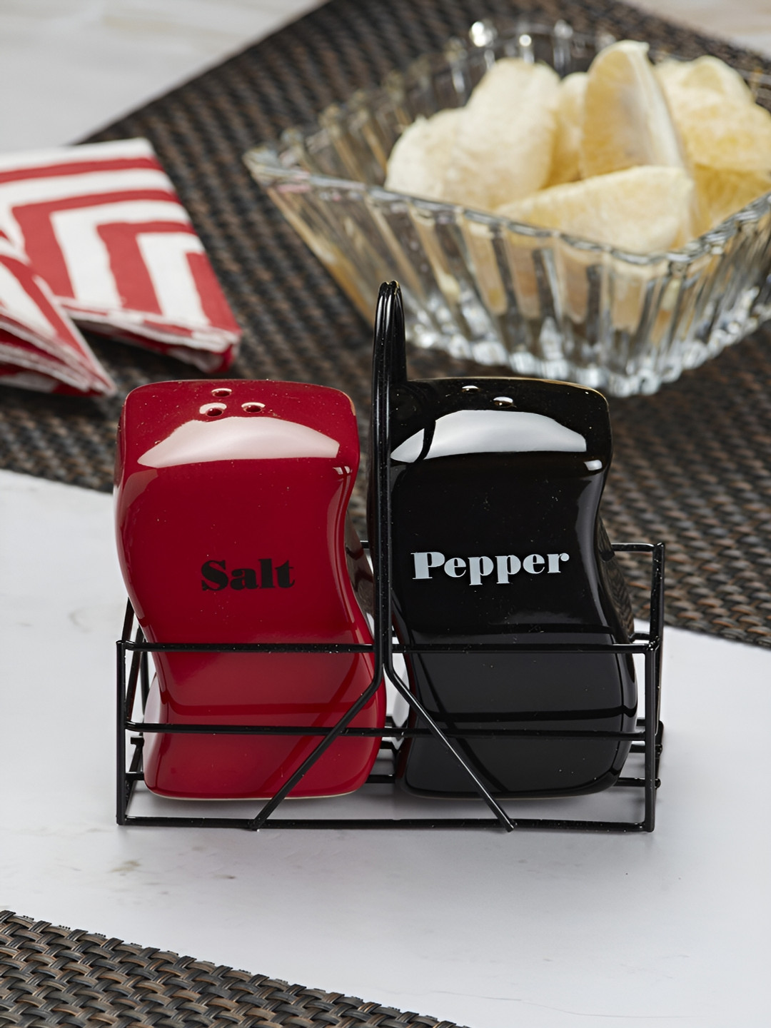 Kookee Red & Black Ceramic Salt and Pepper Set With Tray