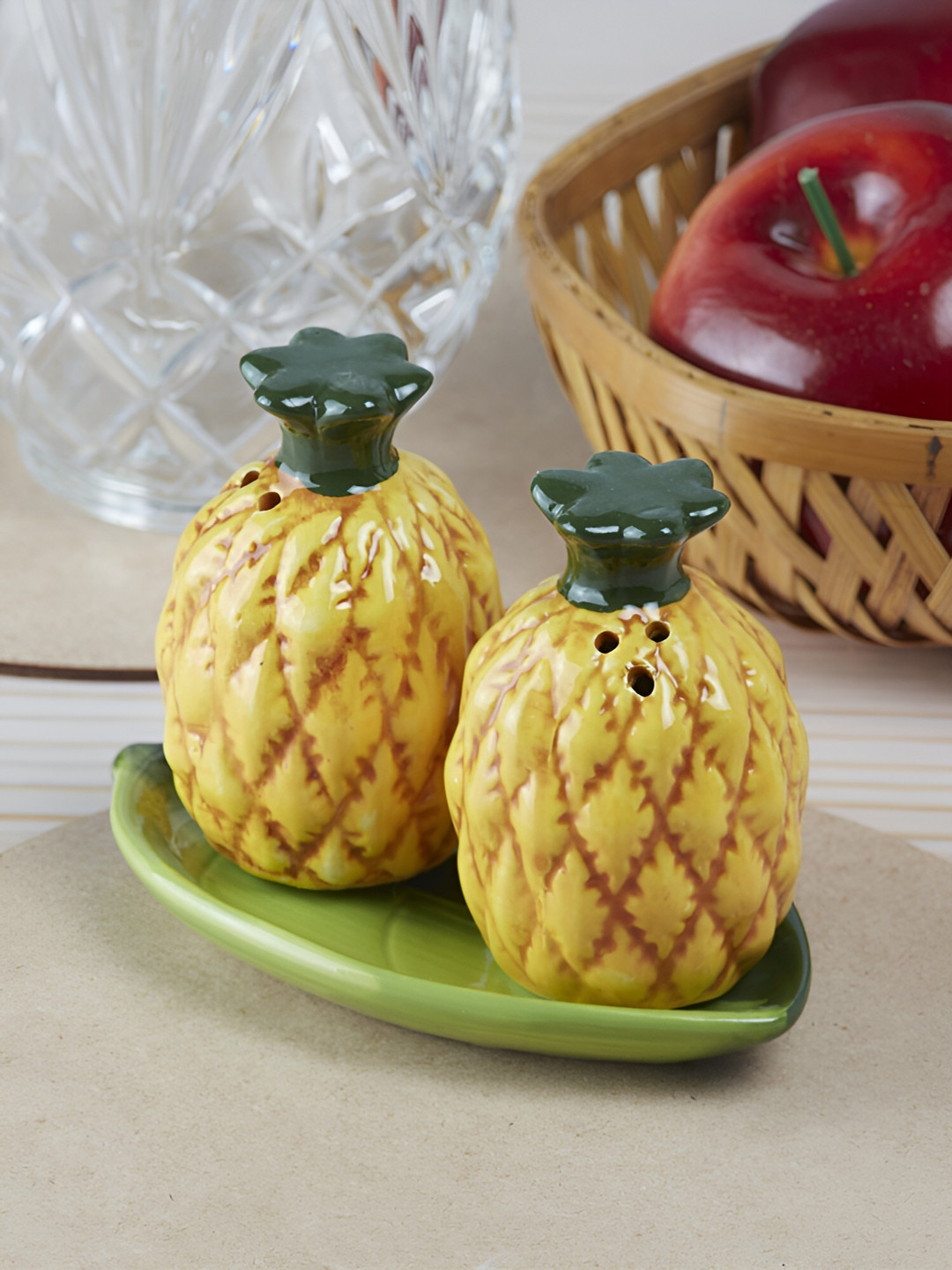 Kookee Yellow & Green 3 Pieces Patterned Ceramic Salt Pepper Containers With Tray