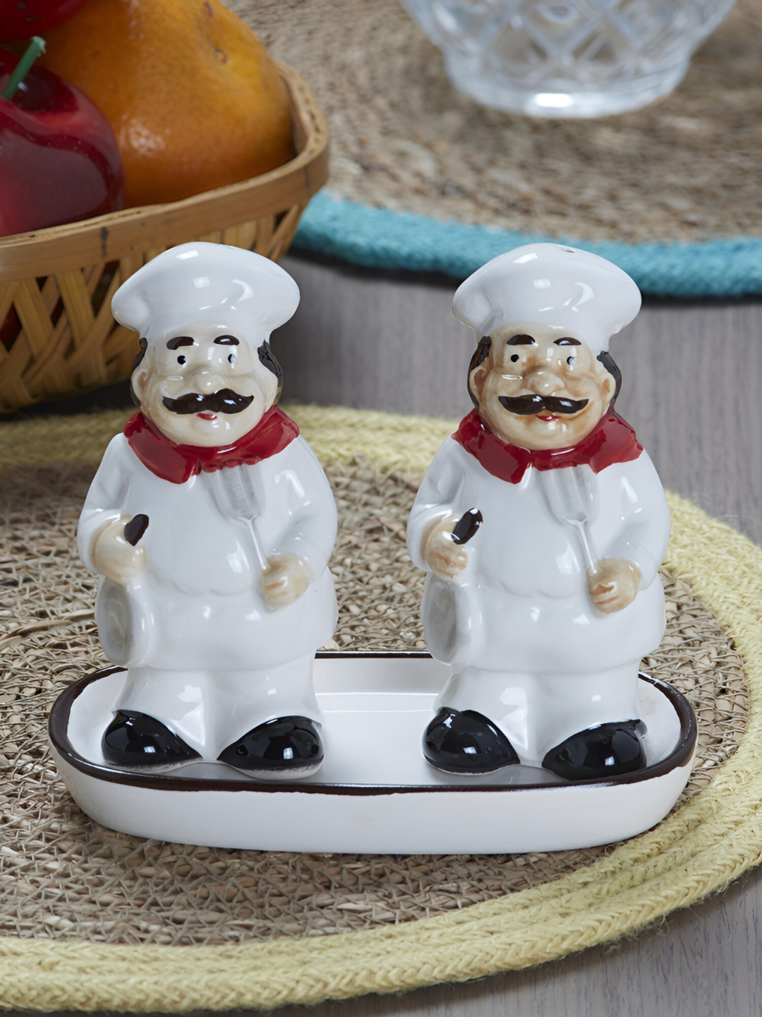 Kookee White Textured Ceramic Salt Pepper Container Set With Tray