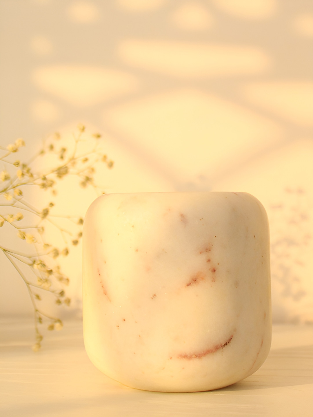 BYORA HOMES Aromatic Carrara Candle Smokeless 1 Wick Solid Geometric Regular Jar Candles