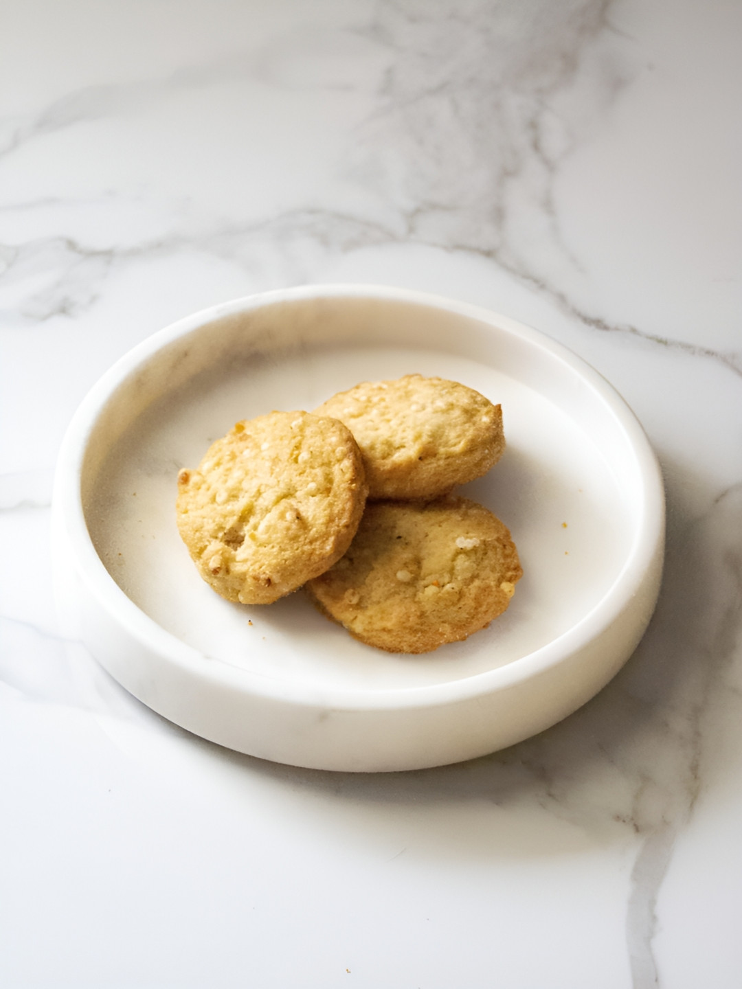 BYORA HOMES White Stoneware Food Platter