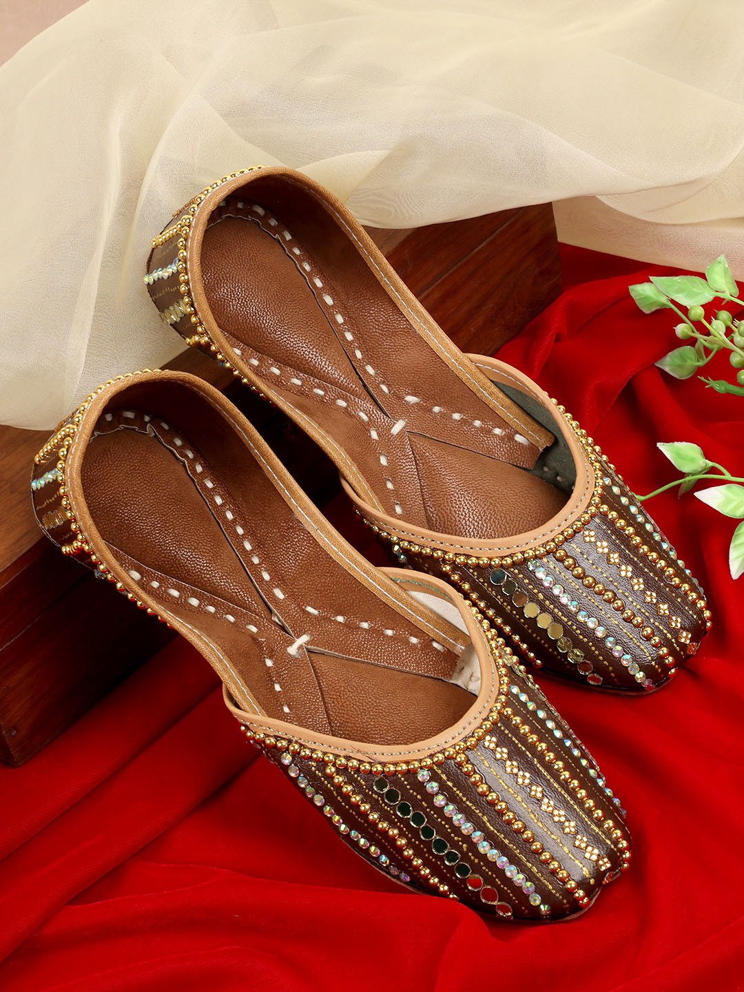 PehnawaCraft Ethnic Tarang Embellished Leather Square Toe Mojaris