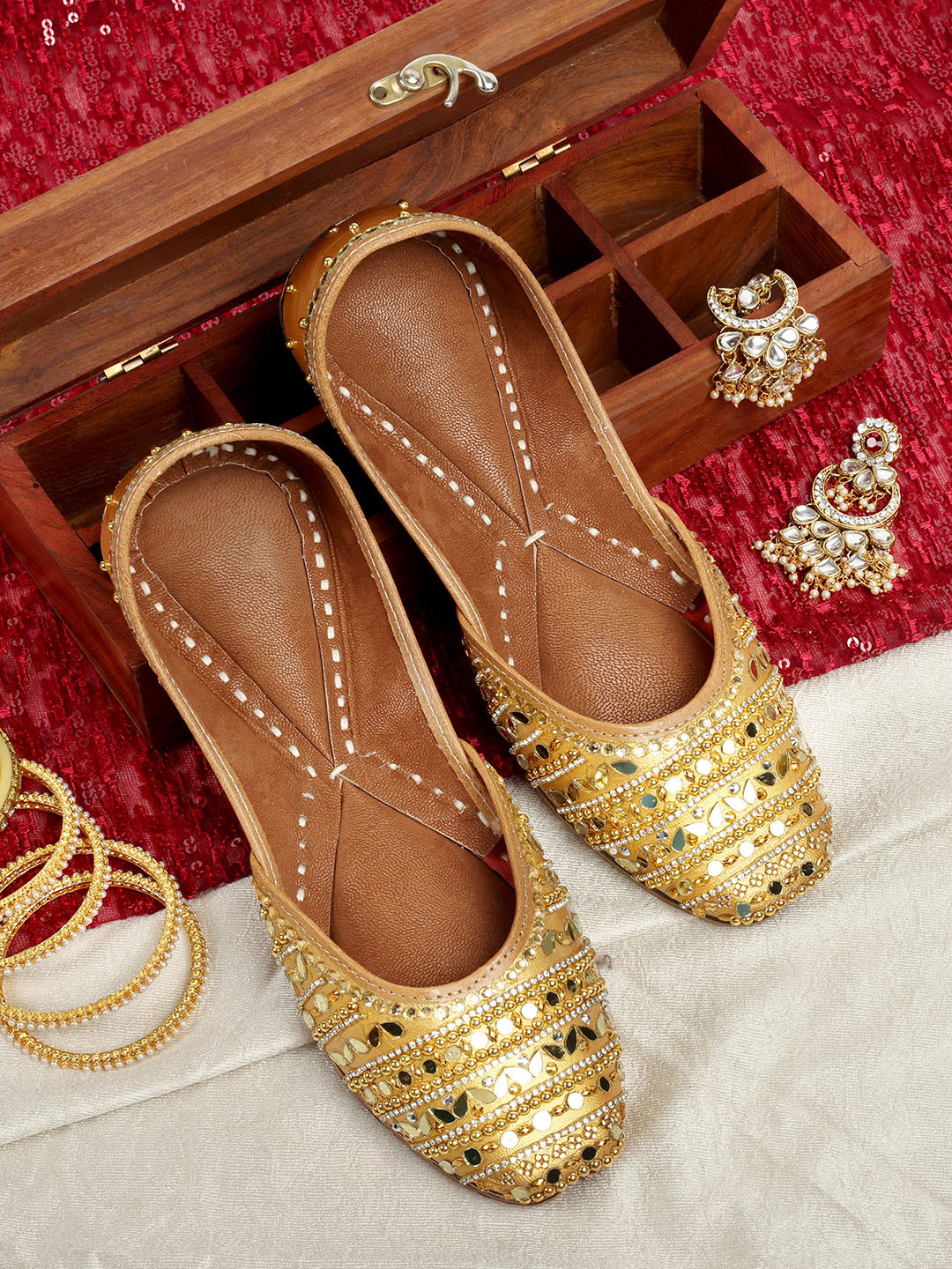 PehnawaCraft Golden embellished handcrafted leather mojaris