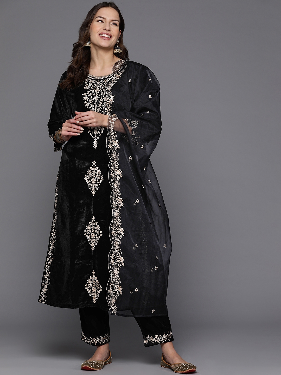 Indo Era Women Floral Embroidered Regular Thread Work Velvet Kurta With Trousers & Dupatta - Kurta Sets for Women 26436768 | Myntra