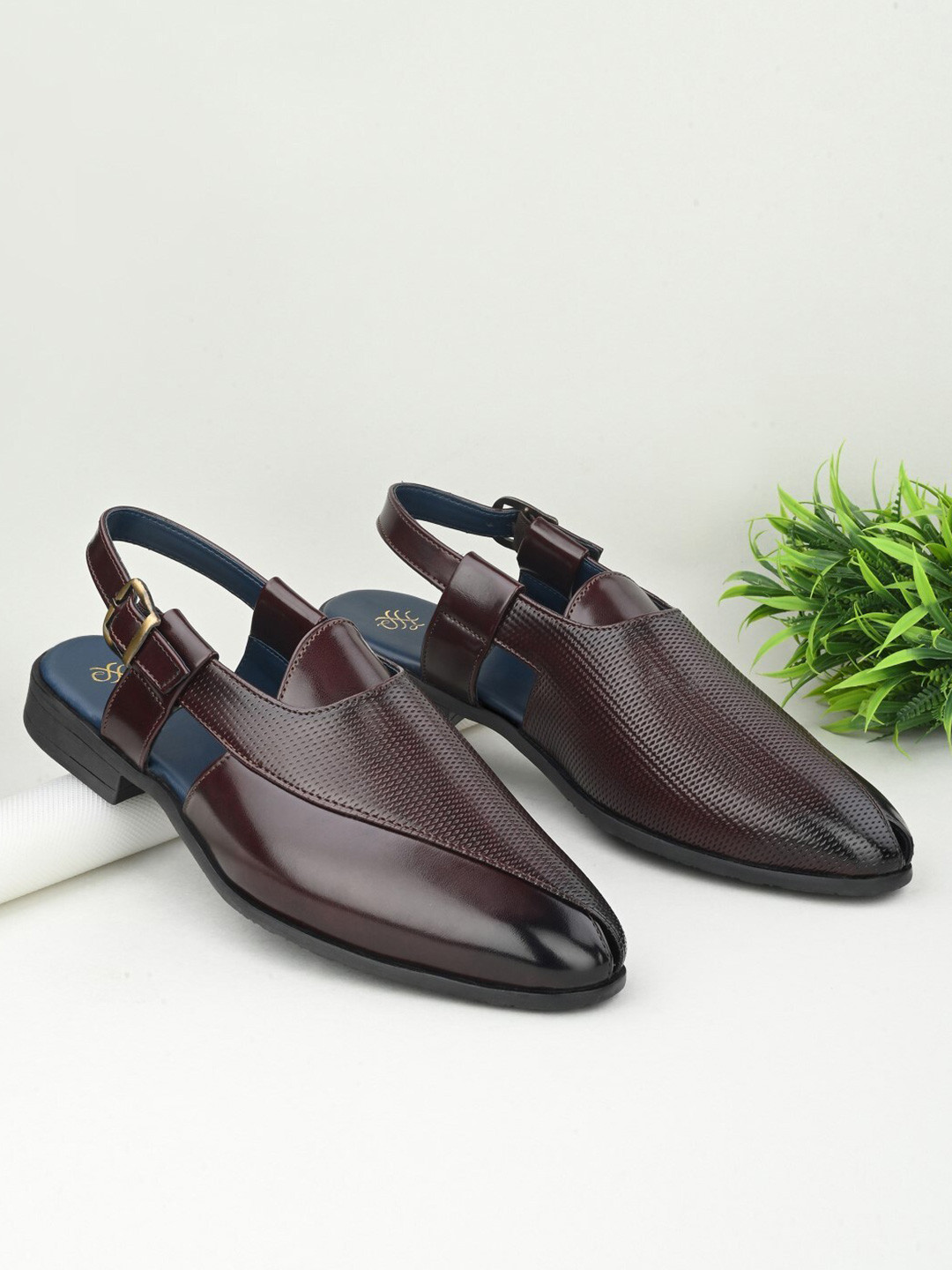 House of Pataudi Textured Shoe-Style Sandals