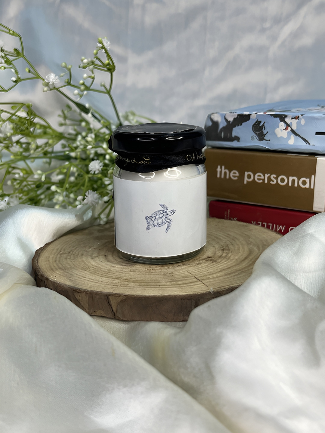 Wrapped up Love Marine Melody Scented 1 Wick Solid Geometric Regular Jar Candles