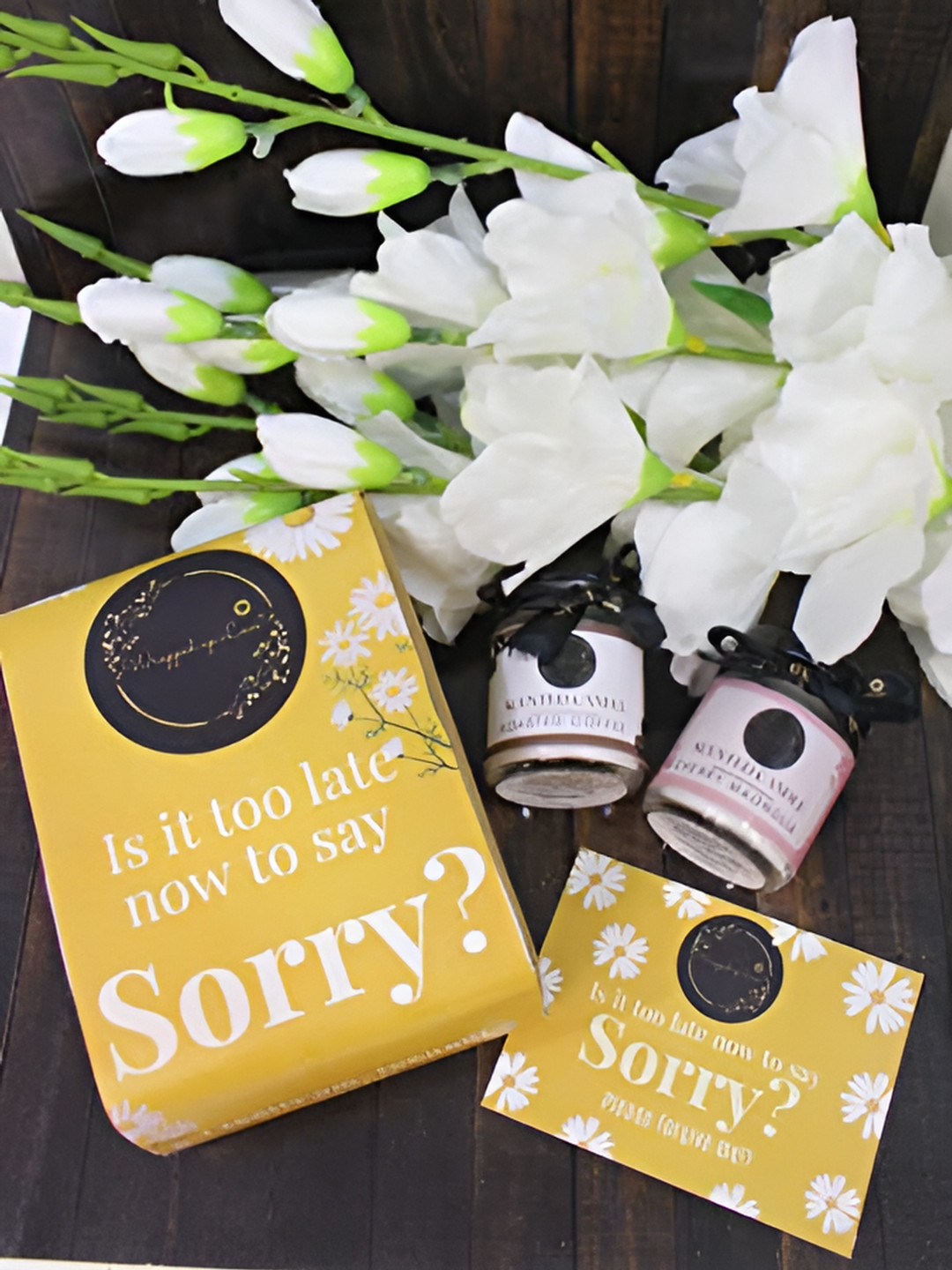 Wrapped up Love White Mini Gifting Set 2Pcs Marine Melody and Vanilla Musk Jar Candles