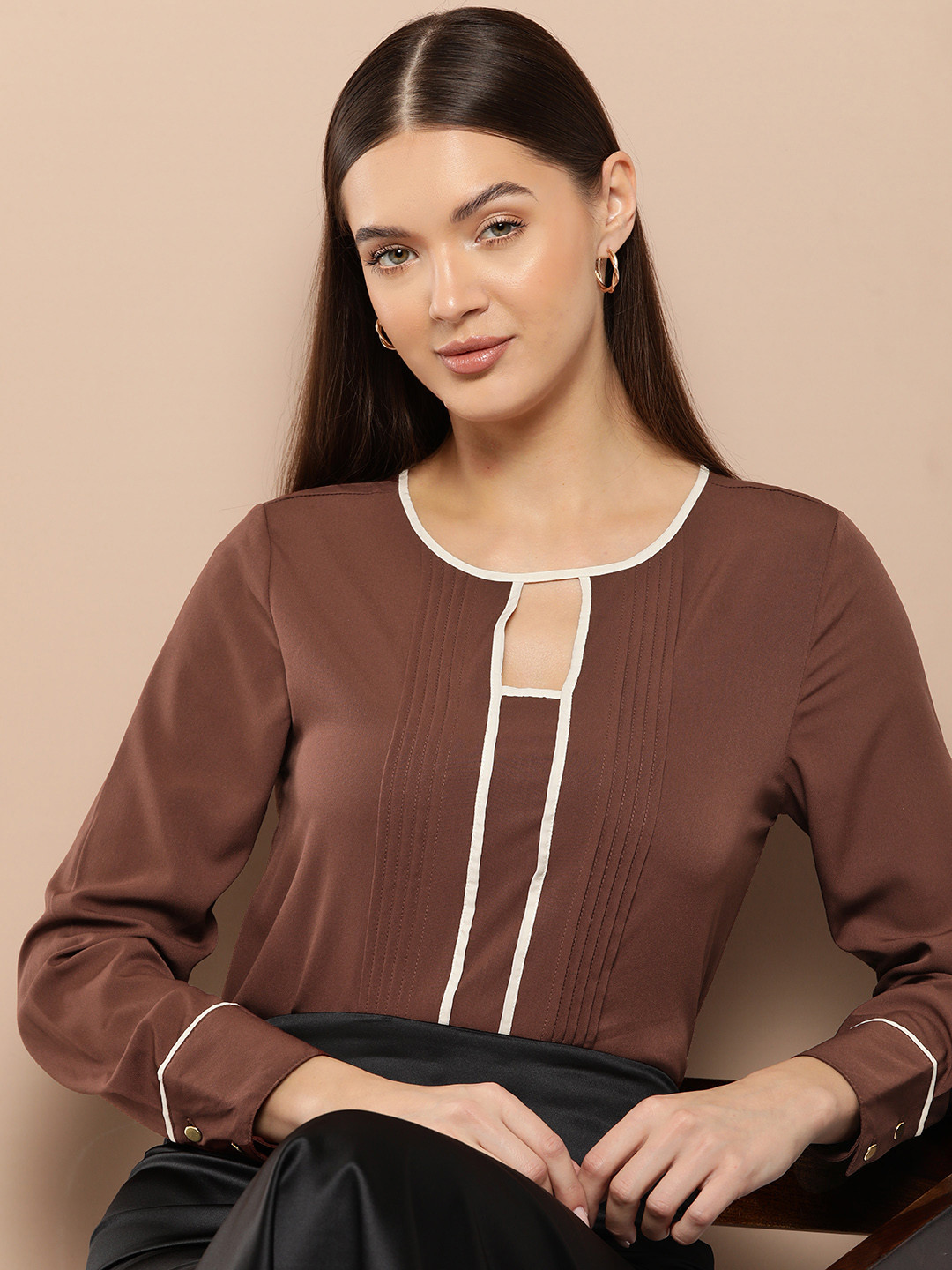 Chemistry Cut-Out & Pleated Detail Shirt Style Top