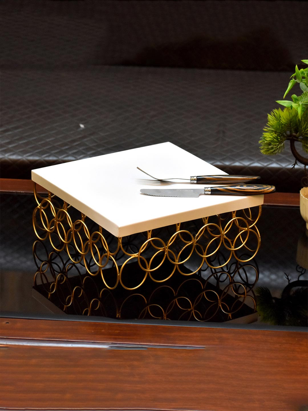 DSH Crafting Your Curiosity White Dishwasher Safe Cast Iron Square Cake Stand Serveware