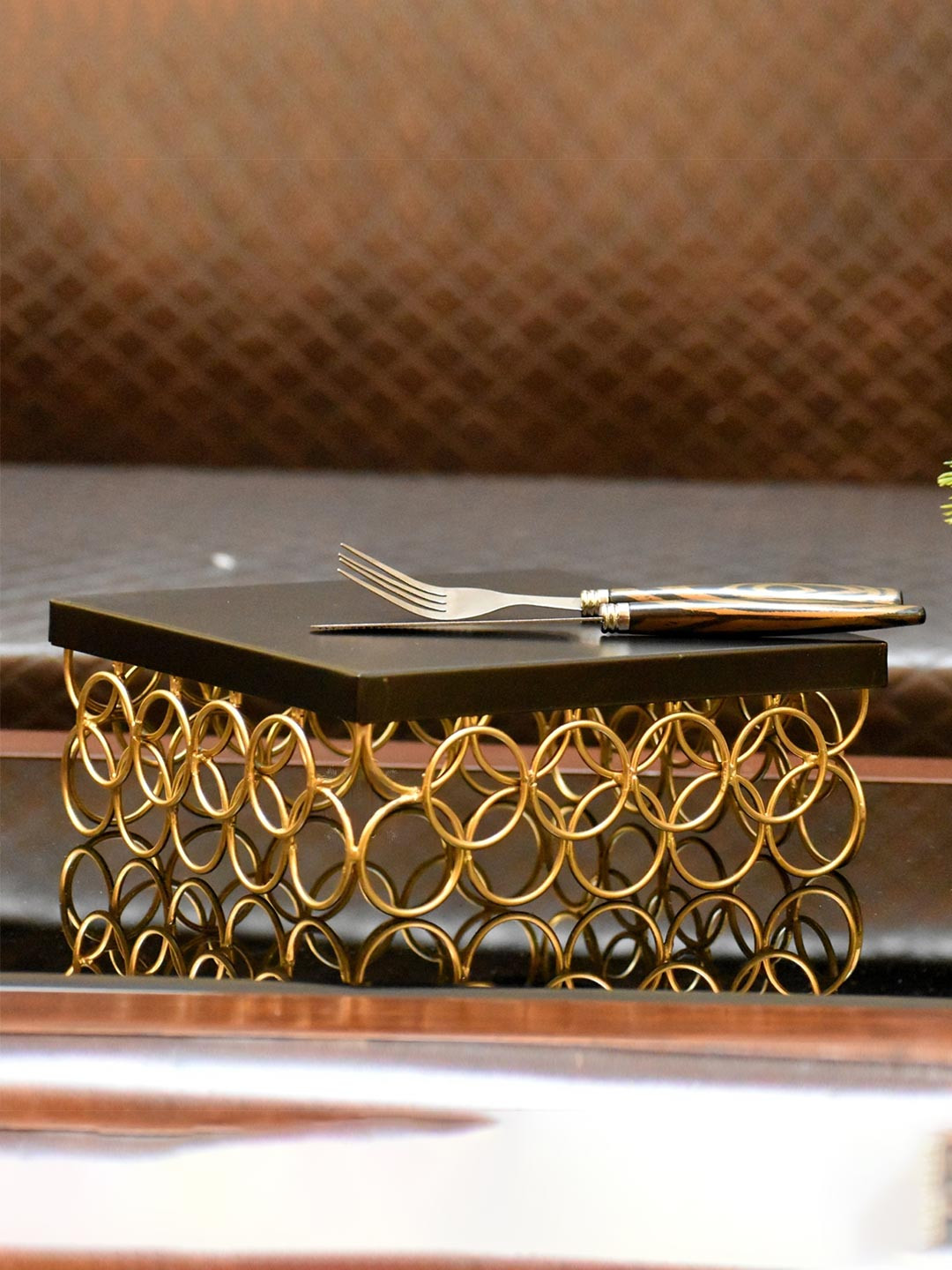 DSH Crafting Your Curiosity Black Easy to Clean Cast Iron Square Cake Stand Serveware